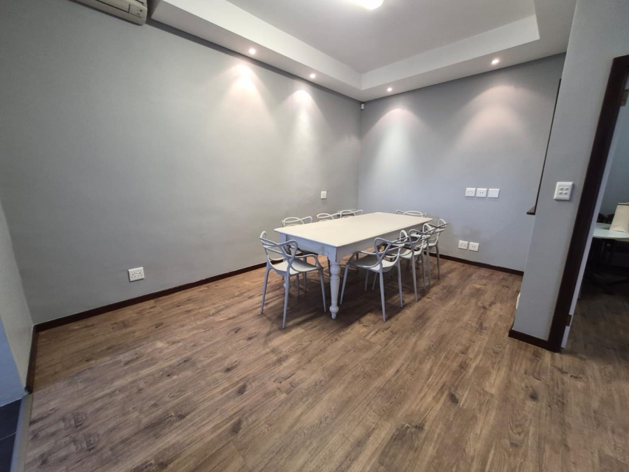 To Let Commercial Property for Rent in Pinelands Western Cape